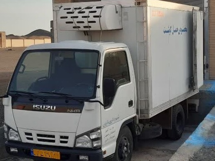 نظارت بهداشتی بر کشتار ۸۲۰۰ راس دام در نایین