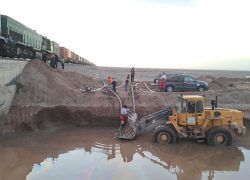 محور انارک به زواره با تلاش نیروهای عملیاتی نایین بازگشایی شد