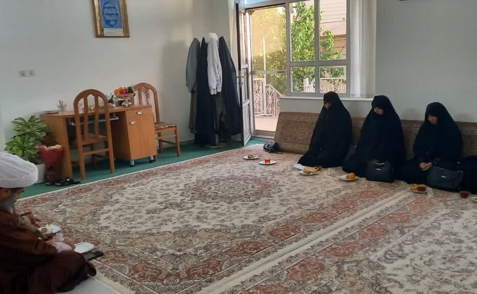 تربیت نسلی متناسب با آموزه‌های اسلام از اهداف راهبردی انقلاب اسلامی است