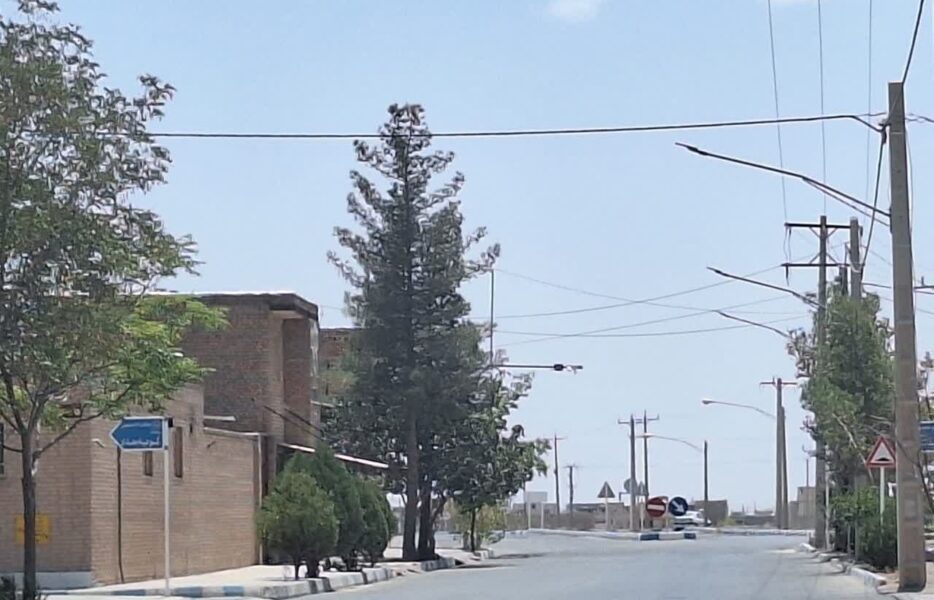 روشنایی معابر شهرستان نایین با چراغ‌های LED کم‌مصرف‌تر شد
