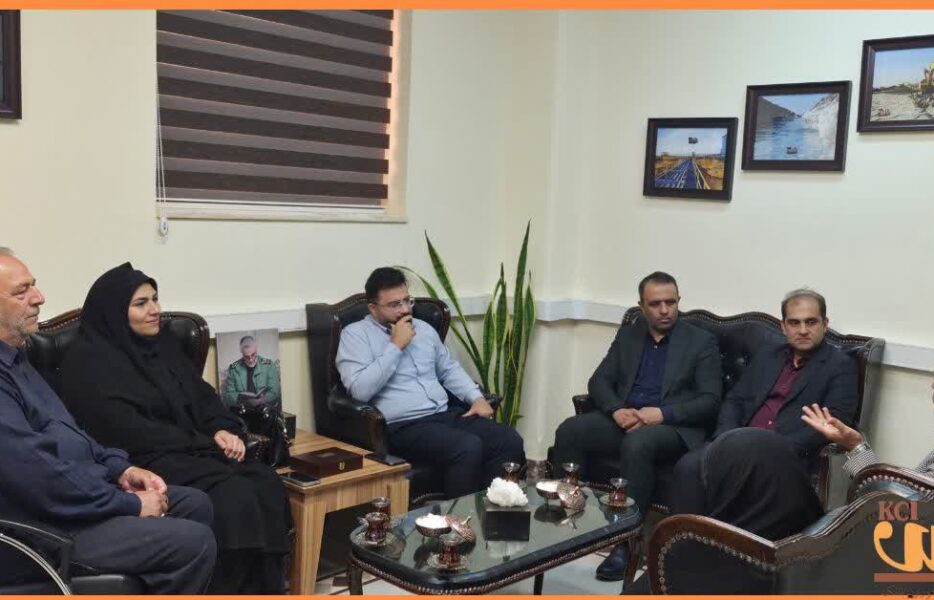 پیگیری مسائل و مطالبات شهرستان در دیدار فرماندار خوروبیابانک با مدیر مجتمع پتاس