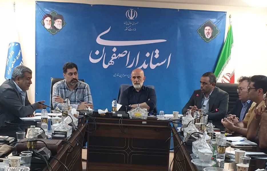 بررسی طرح‌های پیشران اقتصادی خوروبیابانک در جلسه استانی